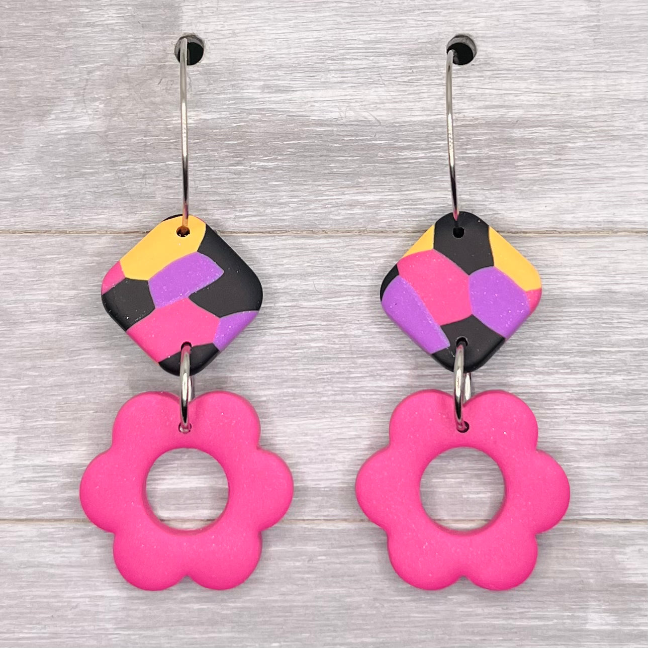 Summer Brights Terrazzo Pink Flower Hoop Dangles